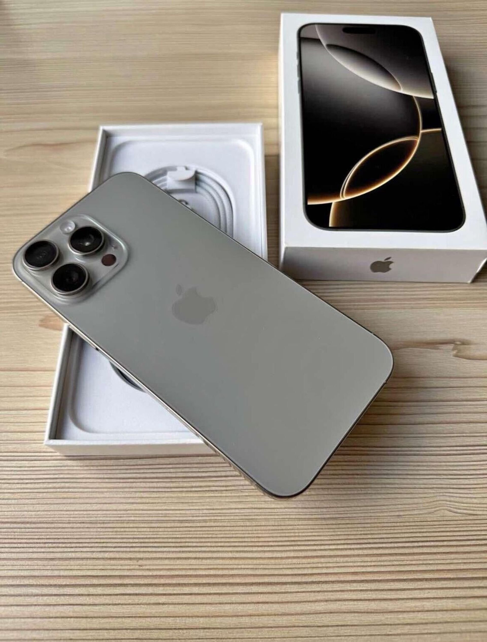 IPHONE 16 PRO MAX  5G RAM 8Go / 256Go